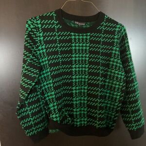 NWOT green and black pullover sweater